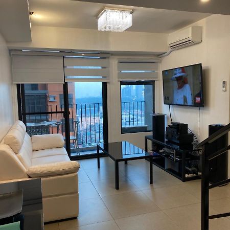 Penthouse Suite At Porto Vita Towers In Cubao Quezon City Manila Exterior foto